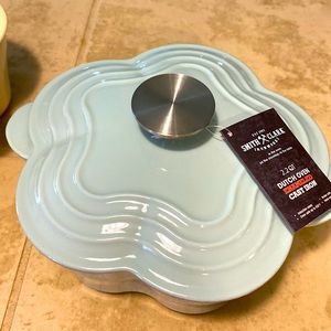 SMITH & CLARK Spring Flower Shaped 2.2 Qt Mint Enameled Cast Iron Dutch …